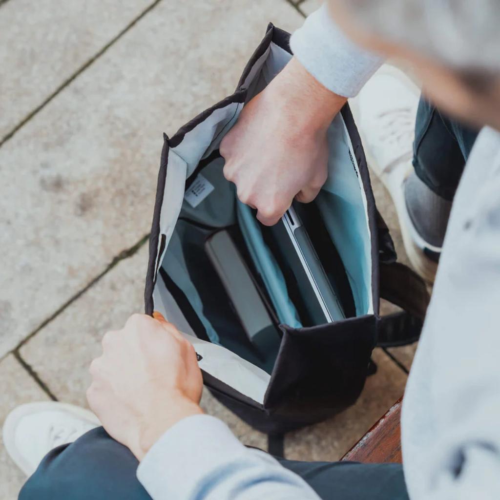 AIRPAQ Rucksack Rolltop schwarz