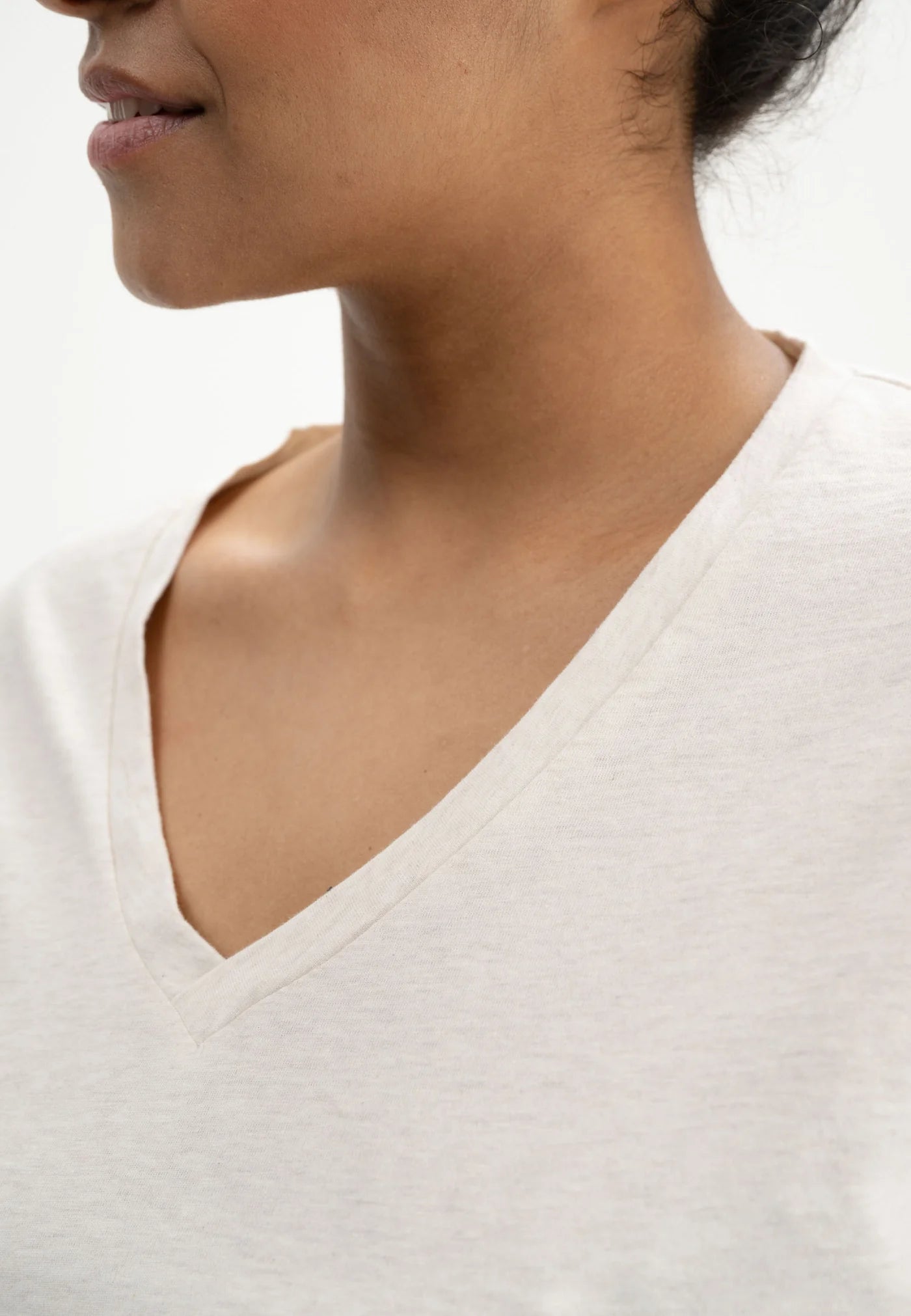 MELA V-Neck T-Shirt ANKITA cream blend