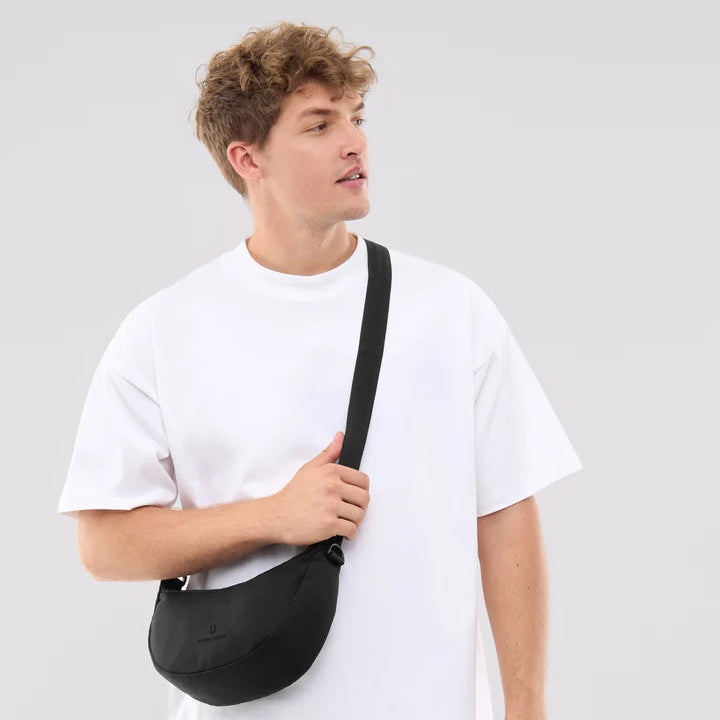 Half Moon Bag ALLY SMALL black
