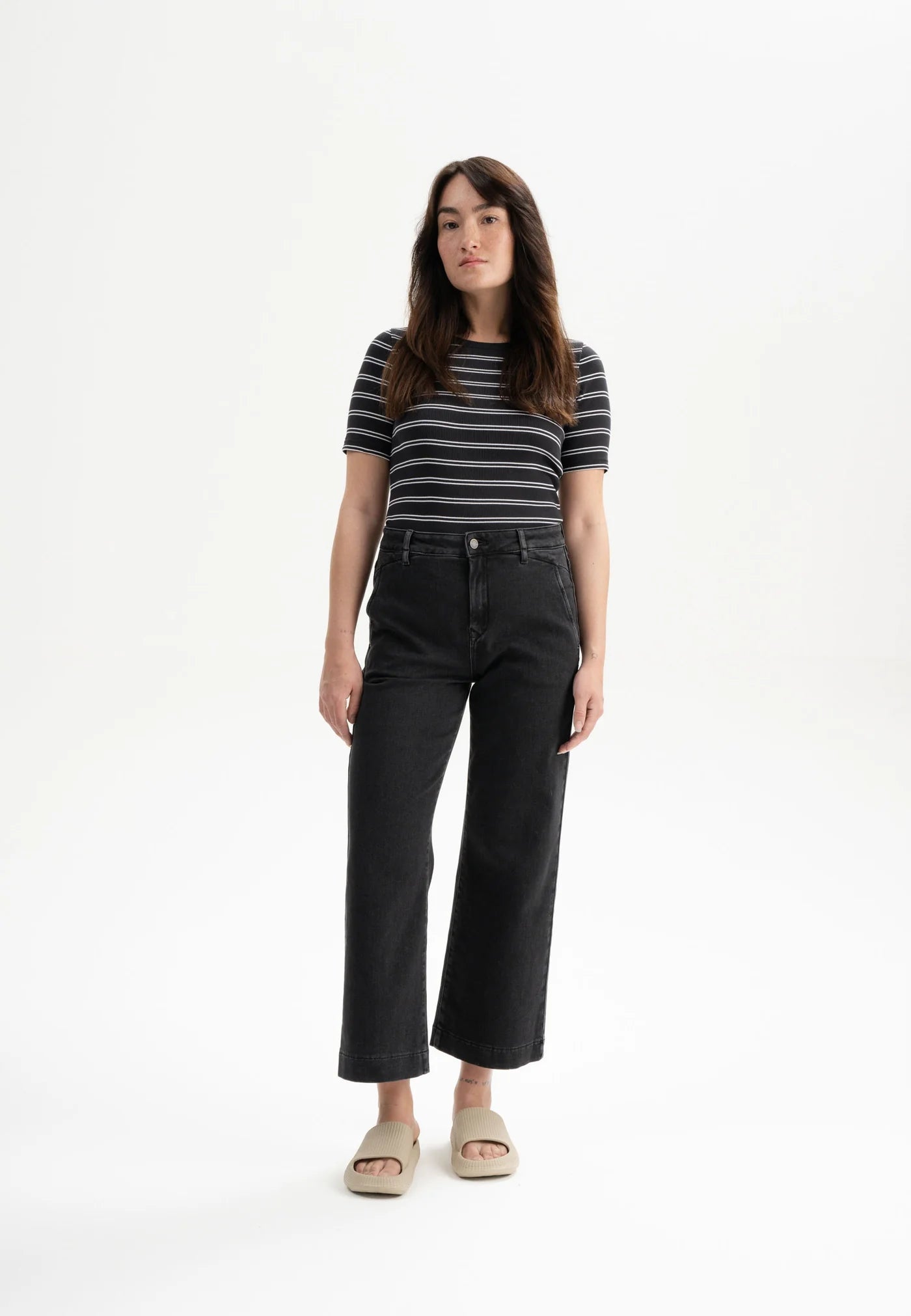 MELA Ripp T-Shirt JASLEEN