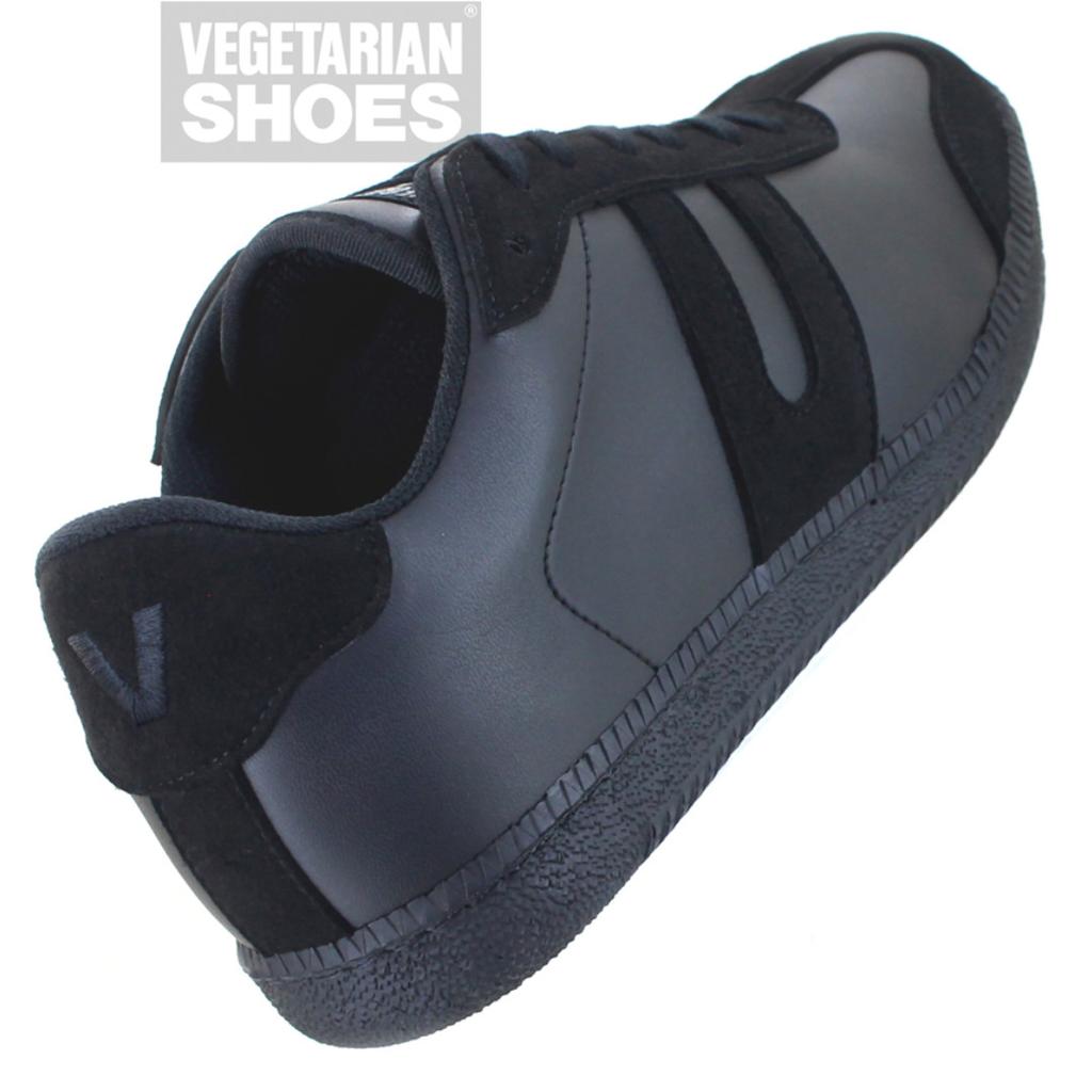 Vegetarian Shoes Sneaker Cheatah all black aus Vegetan Bucky – veganer Unisex-Turnschuh