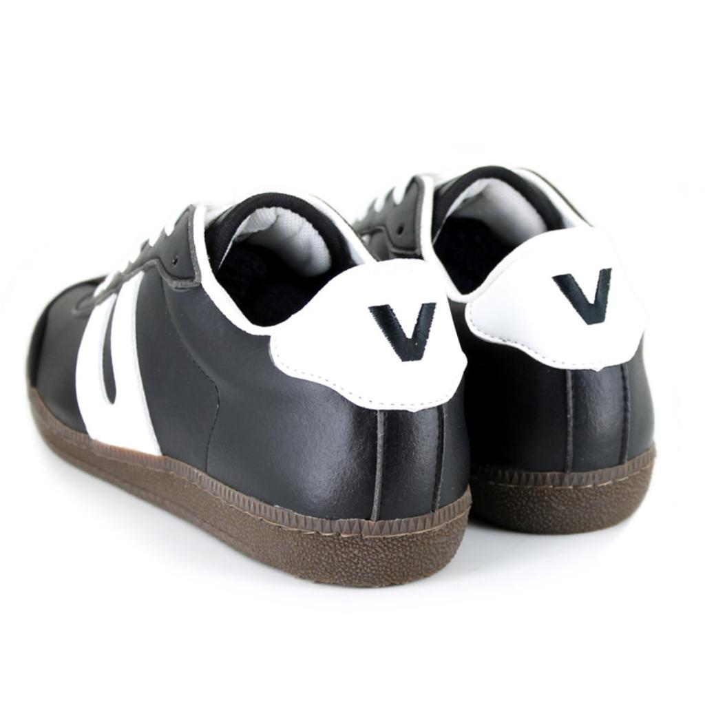 Vegetarian Shoes Sneaker Cheatah schwarz/weiß aus Vegetan Bucky – veganer Unisex-Turnschuh